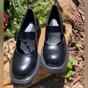 STEVE MADDEN Tulip Black Patent Mary Janes